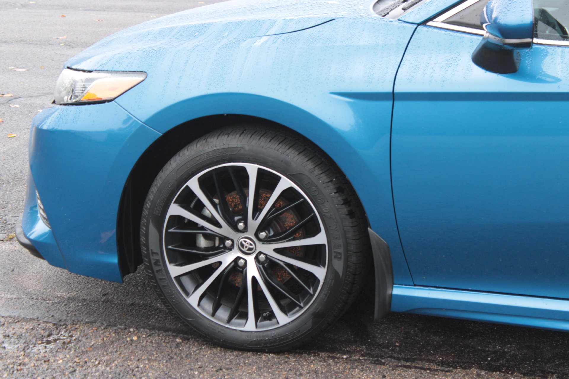 Used 2020 Toyota Camry SE FWD image 10