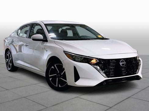 Used 2024 Nissan Sentra SV image 2