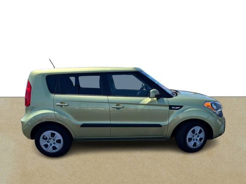 Used 2012 Kia Soul FWD image 5
