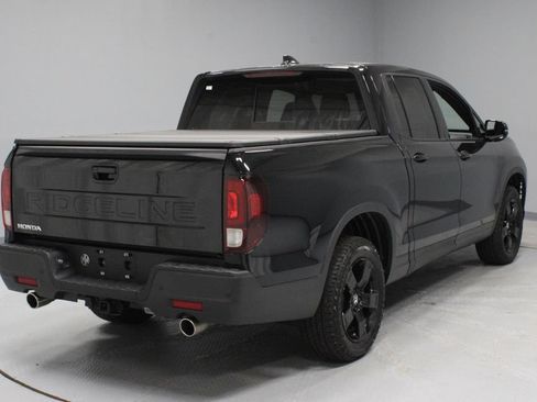 Used 2025 Honda Ridgeline Black Edition image 10
