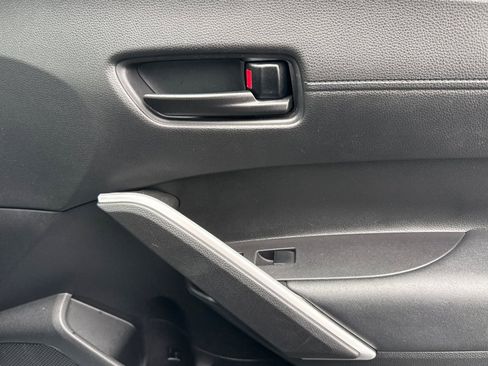 Used 2022 Toyota Corolla Cross LE image 18