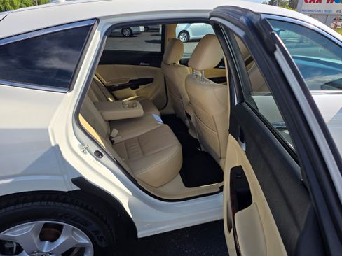 Used 2011 Honda Crosstour EX-L image 25