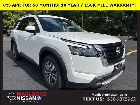 New 2025 Nissan Pathfinder SL image 1