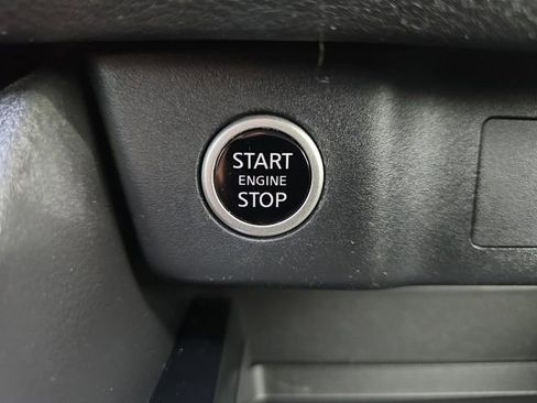 Used 2023 Nissan Rogue S image 30