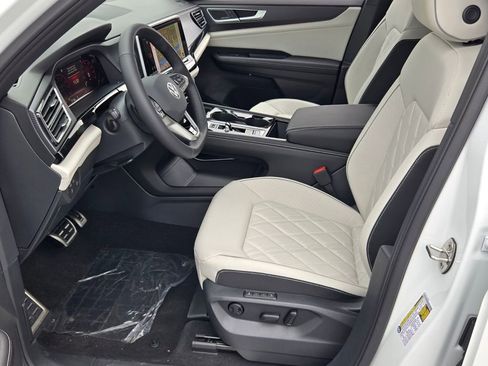New 2026 Volkswagen Atlas Cross Sport SEL Premium R-Line AWD/4WD image 5