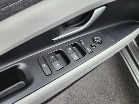 New 2026 Hyundai Elantra Limited image 17