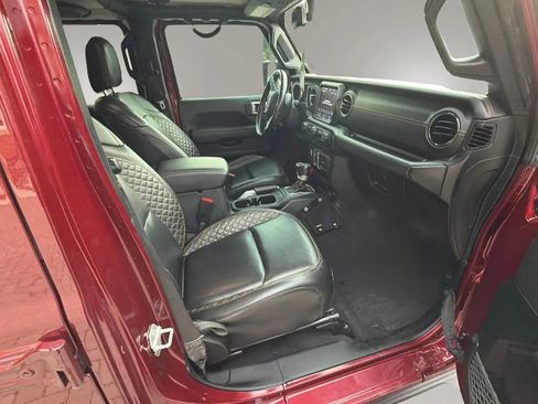 Used 2021 Jeep Gladiator Overland AWD/4WD image 4