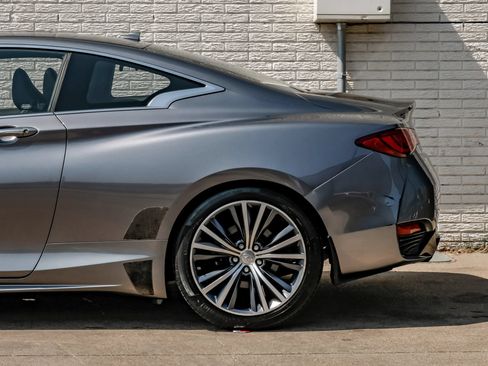 Used 2017 INFINITI Q60 3.0t w/ Premium Plus Package 3.0T RWD image 12