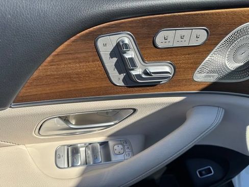 Used 2022 Mercedes-Benz GLS 450 4MATIC image 9