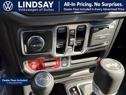 Used 2025 Jeep Wrangler Unlimited Rubicon AWD/4WD image 19