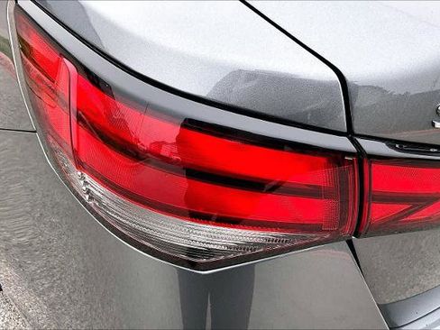 Certified 2025 Nissan Sentra SR image 28