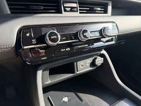 Certified 2025 Honda Pilot EX-L image 34