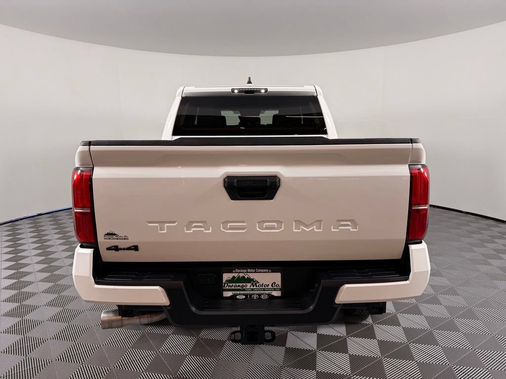 Certified 2025 Toyota Tacoma TRD Off-Road AWD/4WD image 10