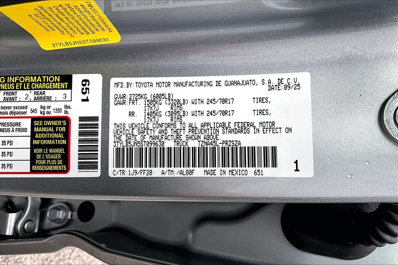 Used 2025 Toyota Tacoma SR5 AWD/4WD image 16