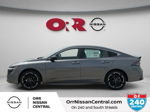 New 2026 Nissan Sentra SR w/ SR Premium Package FWD image 8