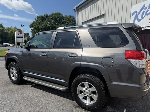 Used 2011 Toyota 4Runner SR5 w/ Premium Pkg w/Leather AWD/4WD image 10