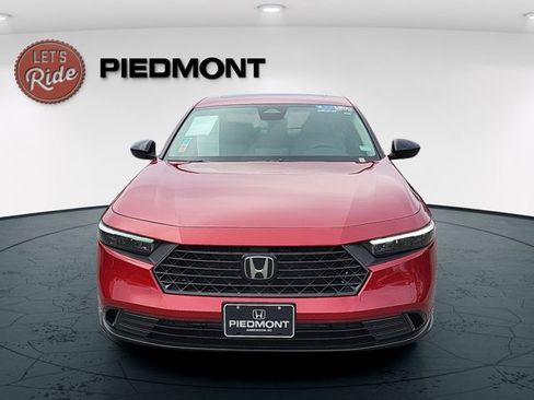 Certified 2025 Honda Accord SE image 3