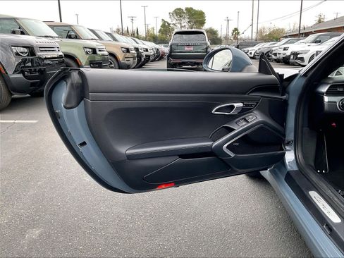 Used 2018 Porsche 911 Carrera image 22