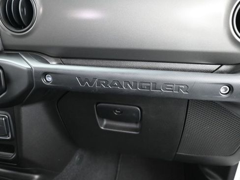 Used 2023 Jeep Wrangler Sport image 31