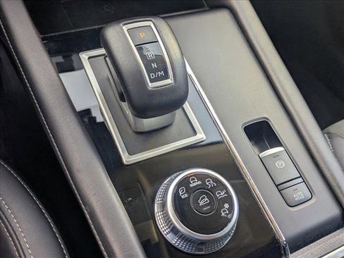 Used 2024 Mitsubishi Outlander SE image 15