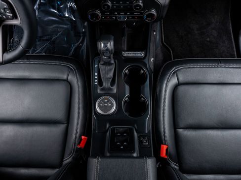 Used 2026 Ford Bronco Outer Banks image 27