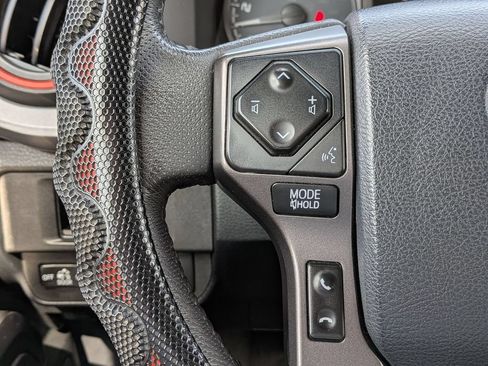 Used 2019 Toyota Tacoma TRD Sport AWD/4WD image 21