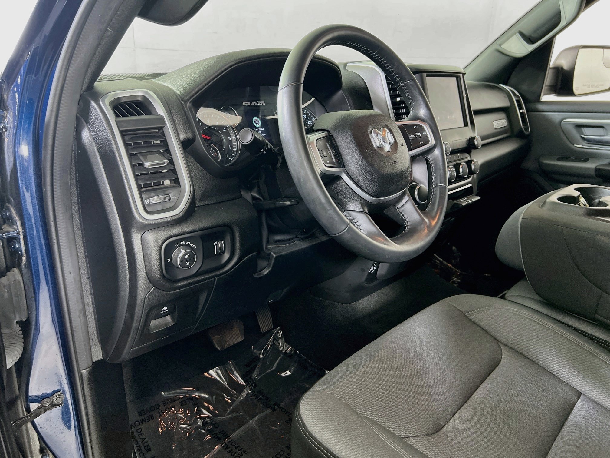 Used 2023 RAM 1500 Big Horn AWD/4WD image 9