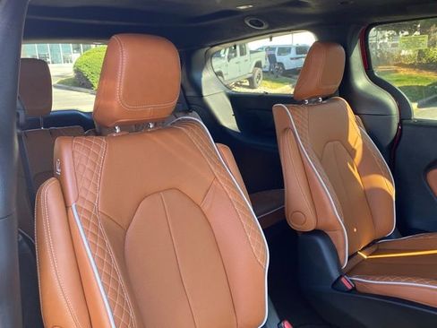 New 2026 Chrysler Pacifica Pinnacle image 35
