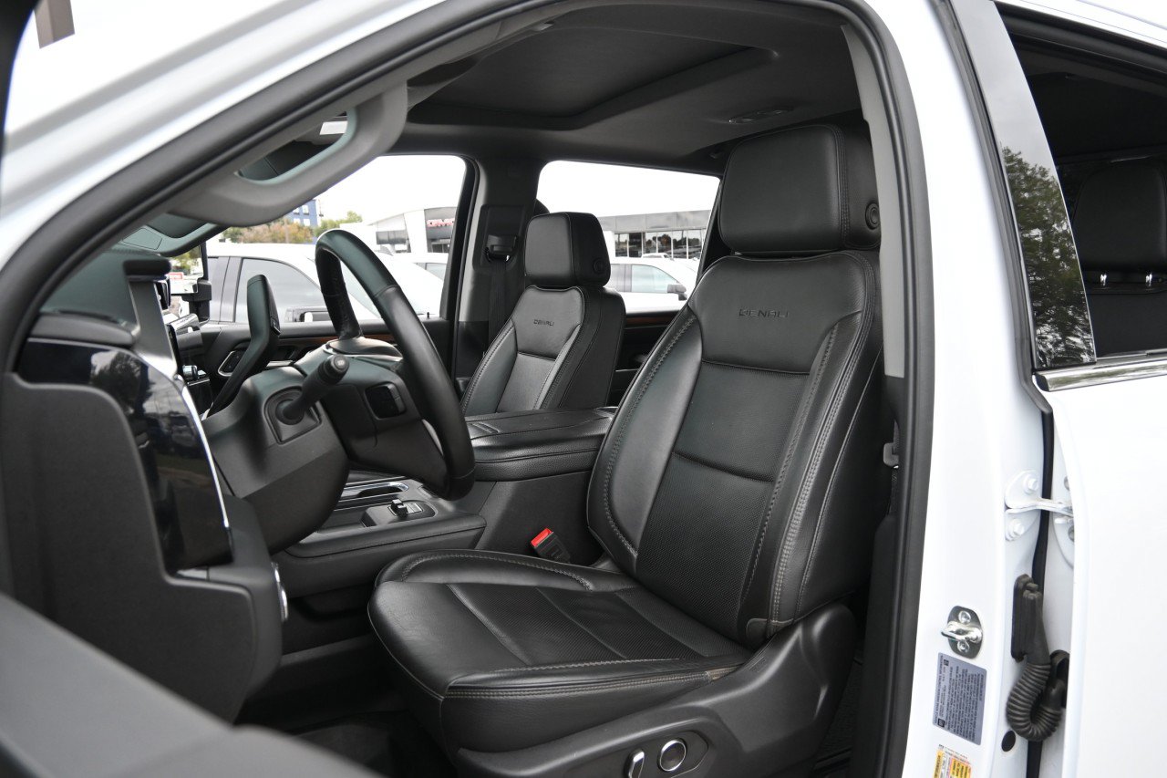 Used 2025 GMC Sierra 2500 Denali w/ Technology Package AWD/4WD image 18