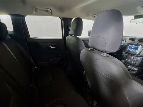 Used 2021 Jeep Renegade Sport image 21