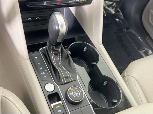 Used 2022 Volkswagen Atlas SE image 16