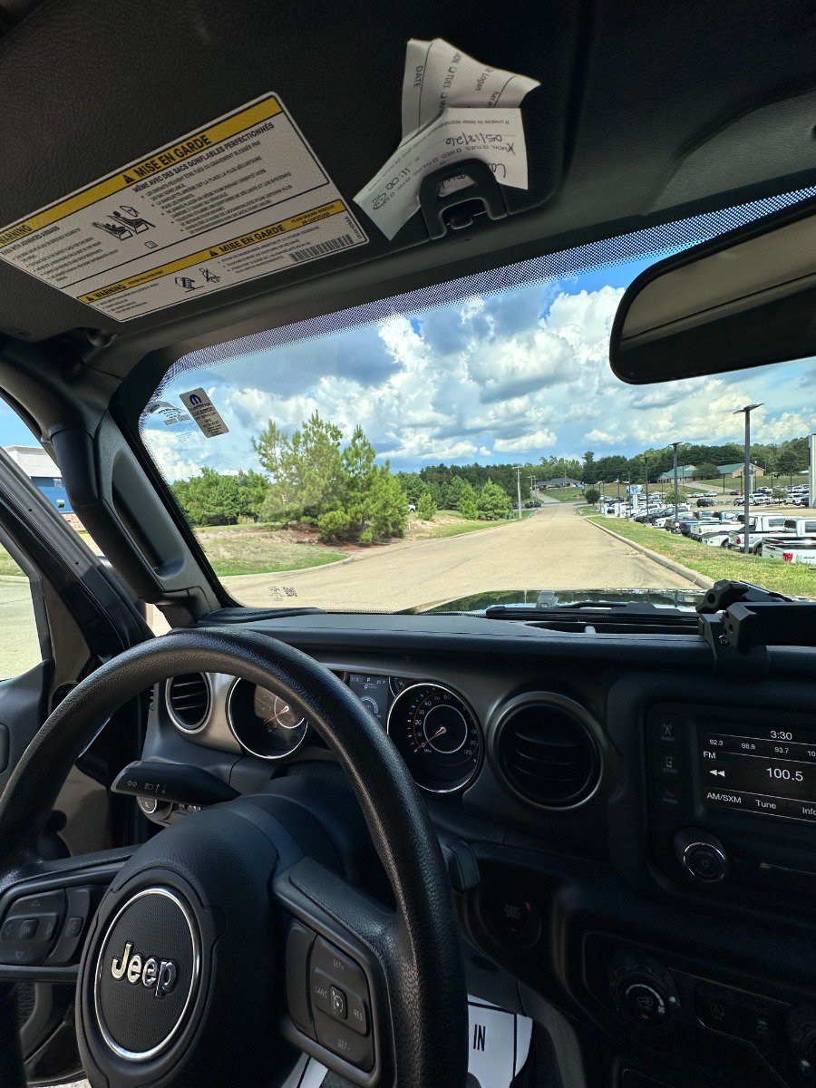 Used 2021 Jeep Gladiator Sport AWD/4WD image 13