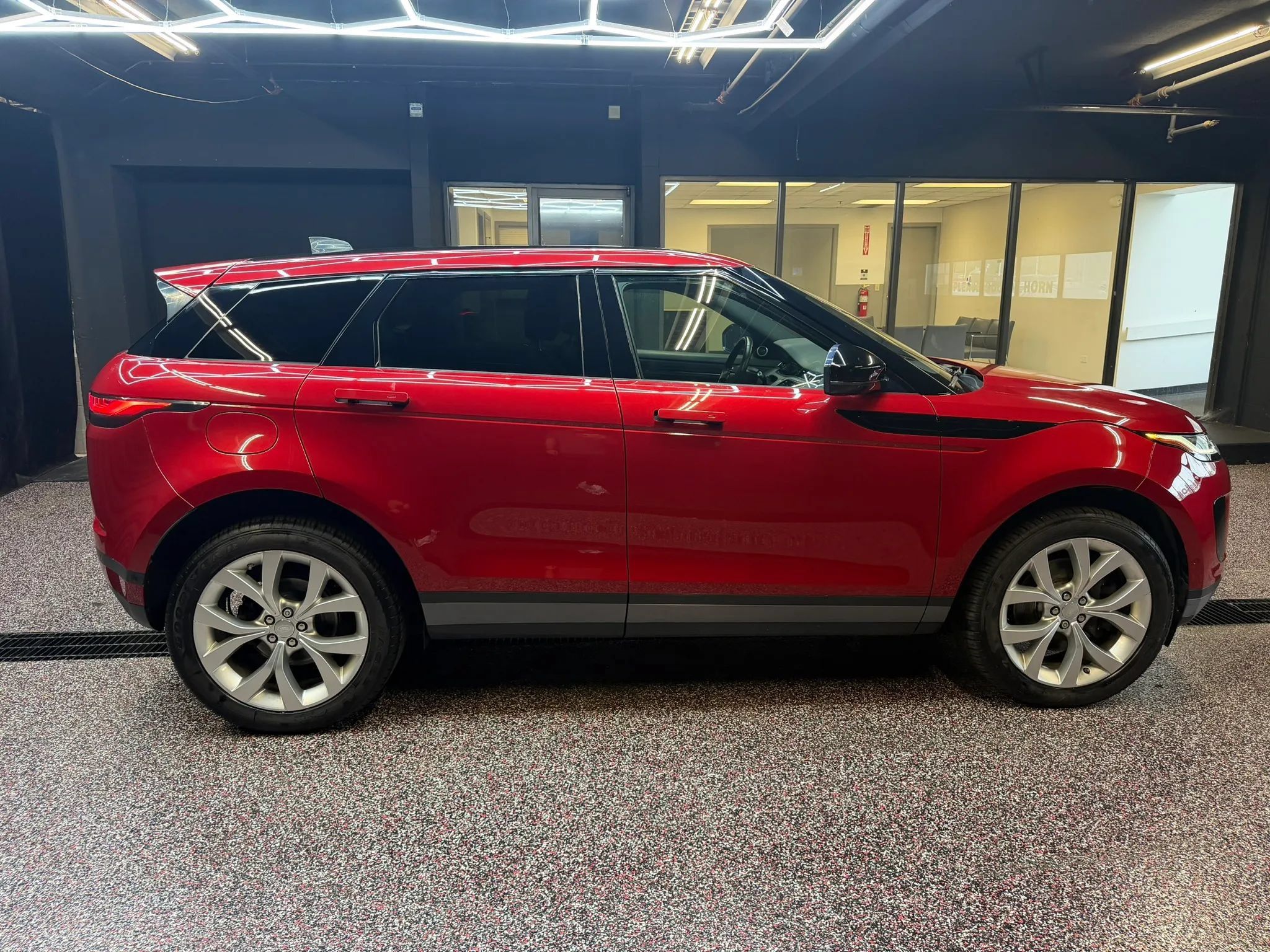 Used 2020 Land Rover Range Rover Evoque SE AWD/4WD image 7