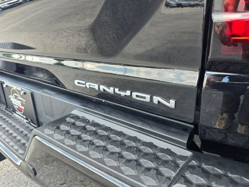 Used 2023 GMC Canyon Denali w/ Denali Black Edition AWD/4WD image 42