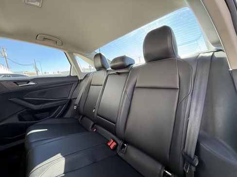 Used 2019 Volkswagen Jetta SE image 8