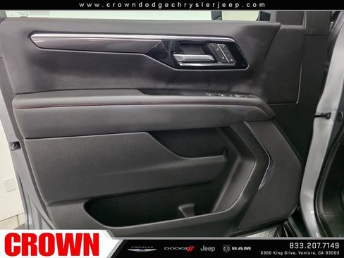 Used 2026 Chevrolet Suburban RST AWD/4WD image 23