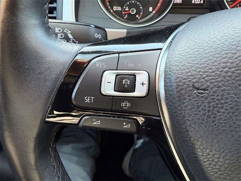 Used 2020 Volkswagen Atlas SE w/ Towing Package image 24