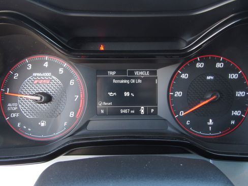 Used 2025 Chevrolet Trax RS w/ Sunroof Package image 26