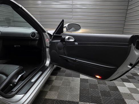 Used 2005 Porsche Boxster RWD image 29