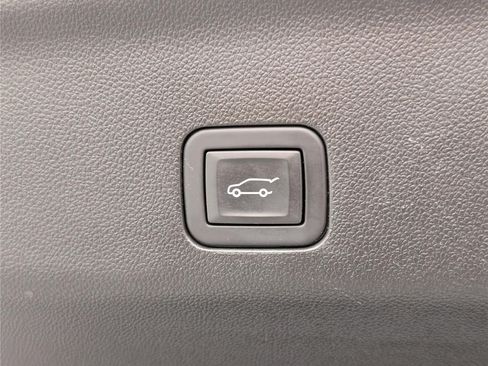 Used 2024 Chevrolet Tahoe High Country w/ Premium Package 2 AWD/4WD image 15