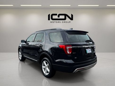 Used 2017 Ford Explorer XLT AWD/4WD image 3