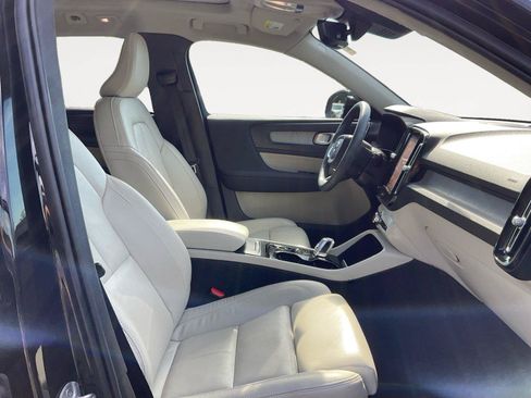 Used 2024 Volvo XC40 B5 Ultimate w/ Protection Package Premier AWD/4WD image 15