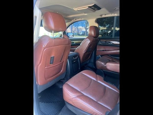 Used 2015 Cadillac Escalade Premium RWD image 12
