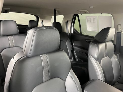 Certified 2025 Honda Pilot EX-L image 6