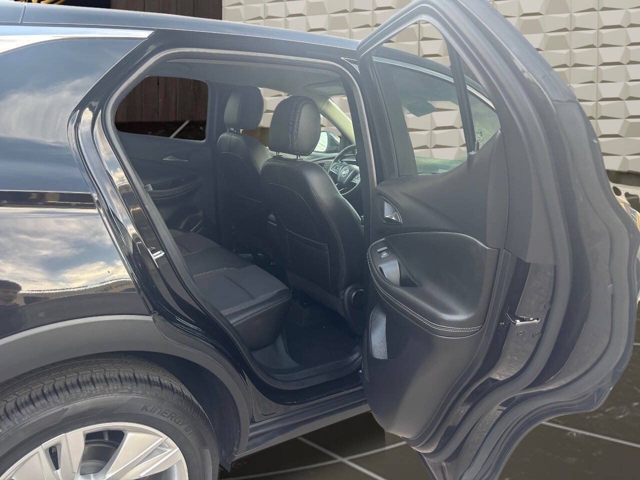 Used 2025 Buick Encore GX Preferred FWD image 17
