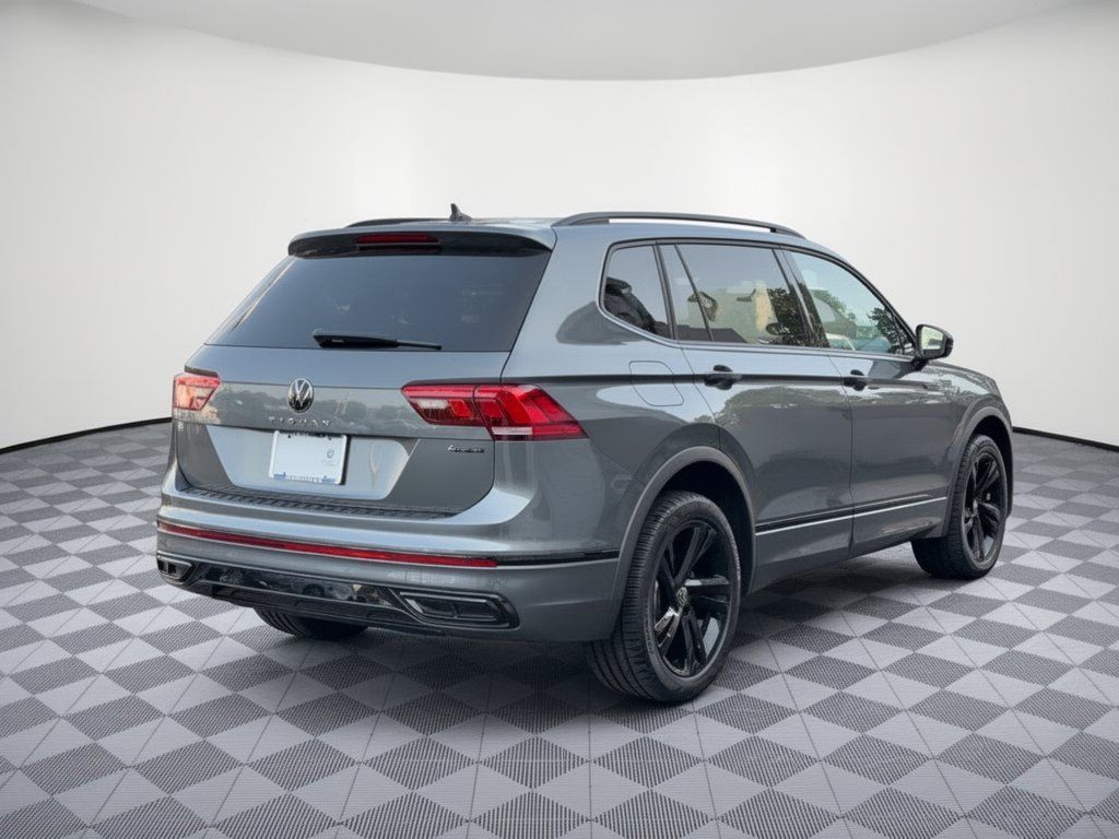 Used 2023 Volkswagen Tiguan SE R-Line AWD/4WD image 9