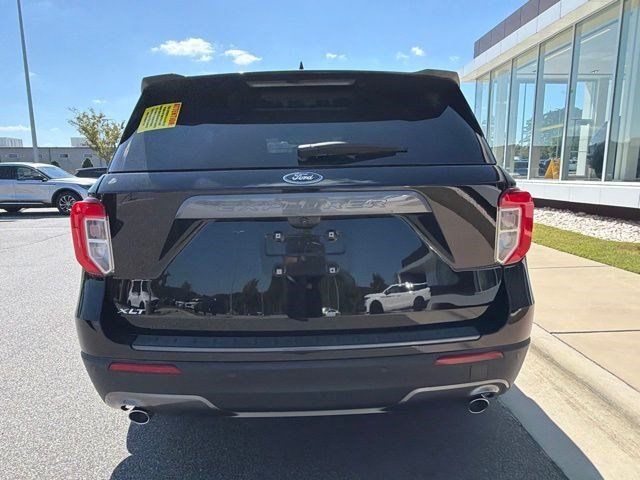 Used 2023 Ford Explorer XLT w/ Equipment Group 202A RWD image 4