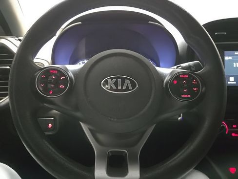 Used 2021 Kia Soul LX FWD image 25