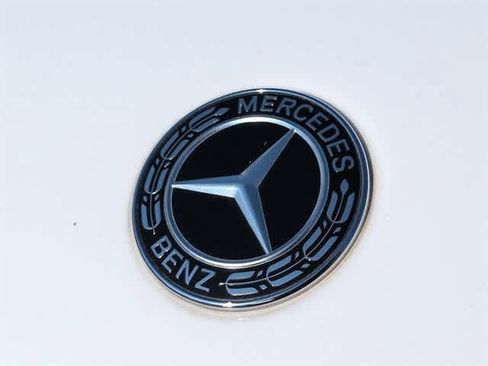 Used 2018 Mercedes-Benz GLC 300 4MATIC image 12