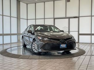 Used 2018 Toyota Camry LE video 2